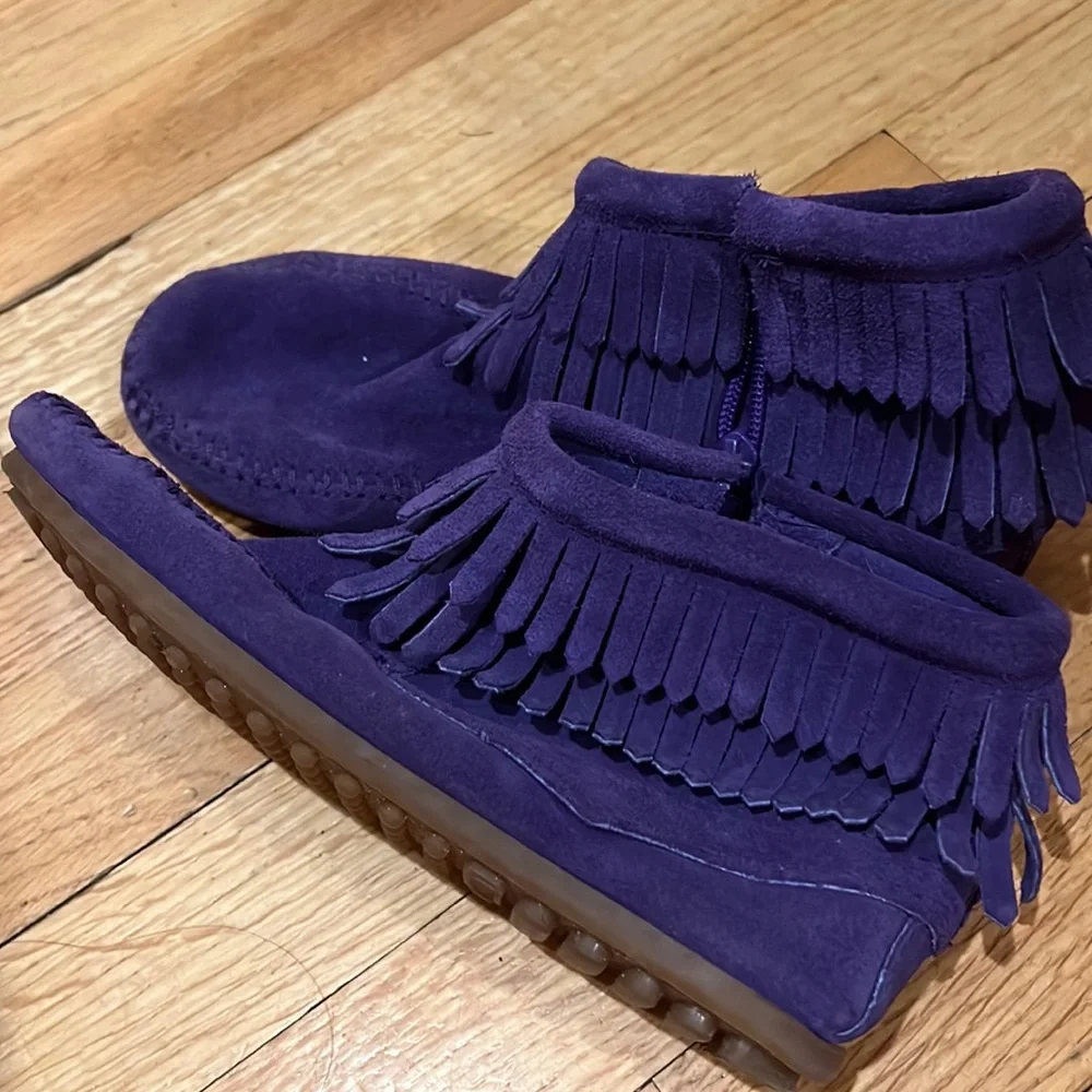 Minnetonka Purple Moccasins Girls Size 3